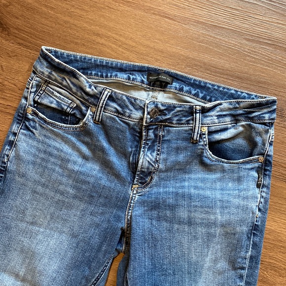 Silver jean Elyse capri. - Picture 2 of 5